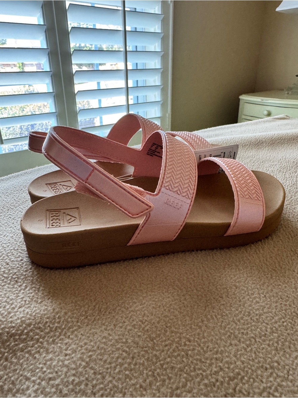NWT - REEF Kids Water Vista Sandals Peach Parfait Size 3